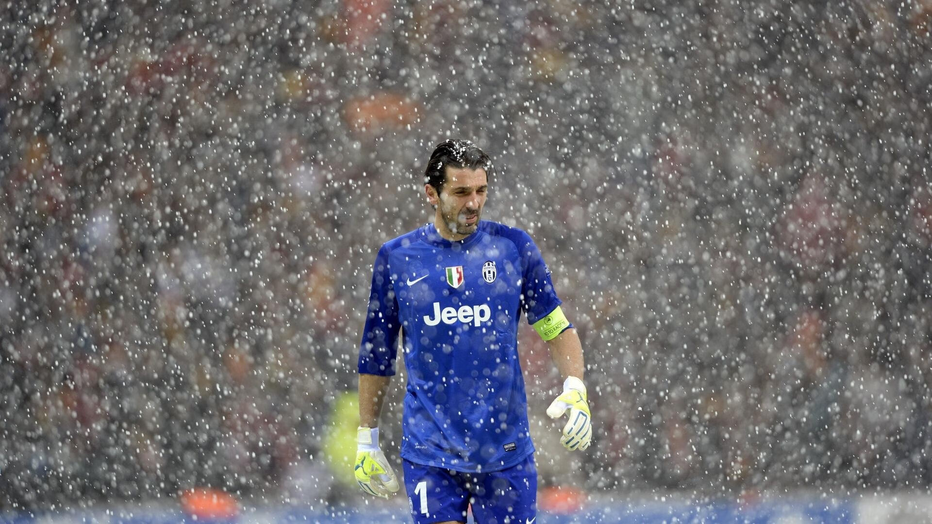 球队在防守回合中展现出极强协同配合，1.防守有球队员技术的基本要求