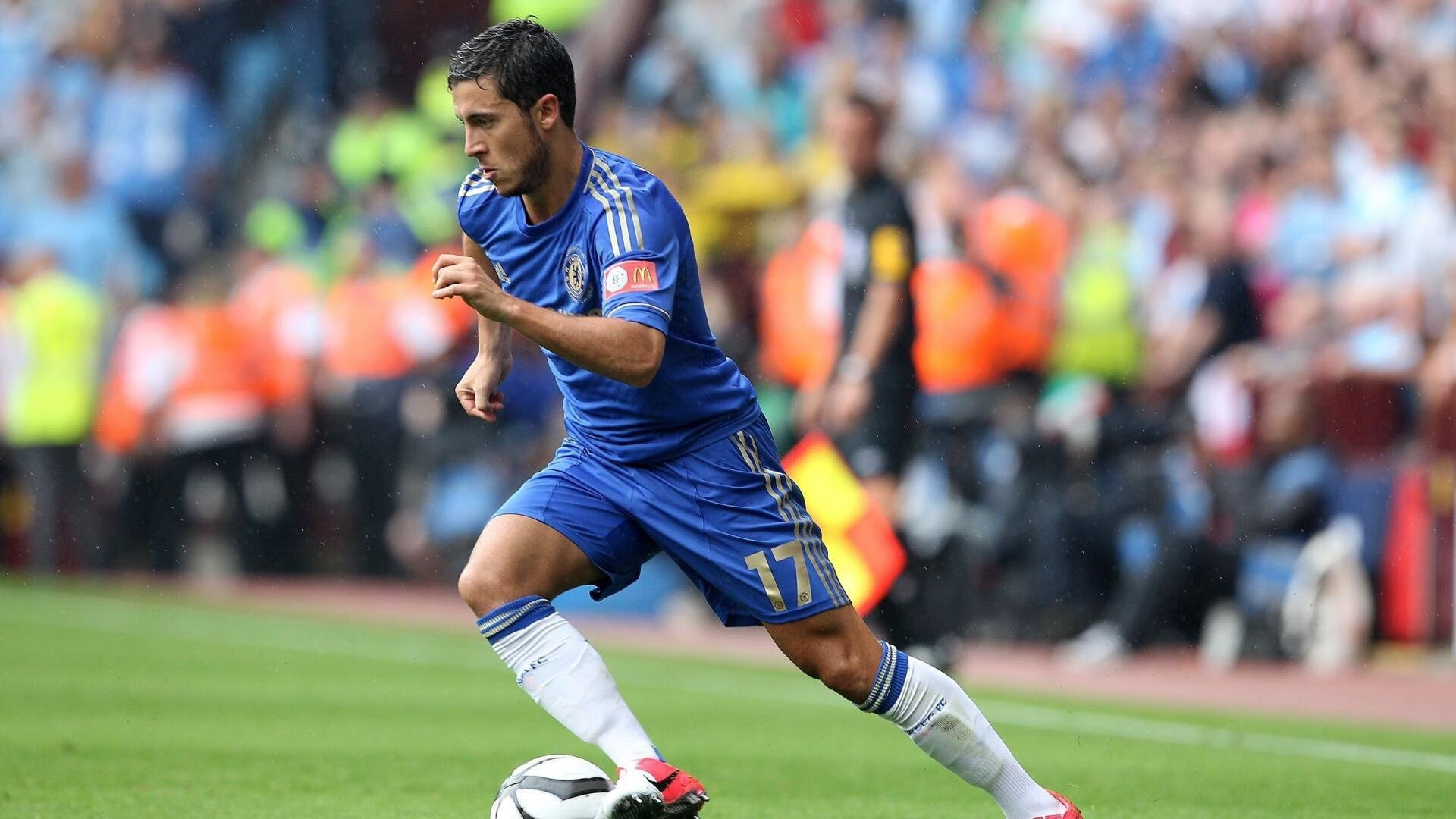 体育焦点人物成长故事,体育人物深度报道案例分析